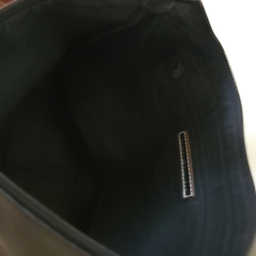 TOMMY HILFIGER Black Vinyl Shoulder Bag - Picture 10 of 10